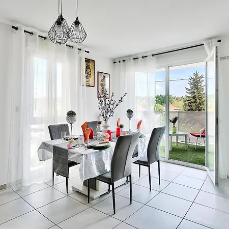 L'Eden Urbain Proche Lyon, Terrasse, BBQ et Parking Apartment Grigny (Rhone)
