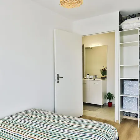 L'Eden Urbain Proche Lyon, Terrasse, BBQ et Parking Apartment Grigny (Rhone)