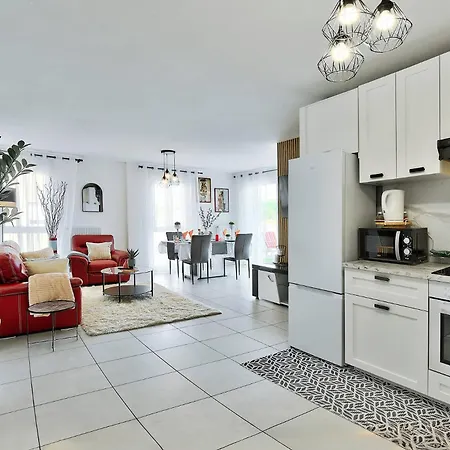 Apartment L'Eden Urbain Proche Lyon, Terrasse, BBQ et Parking *