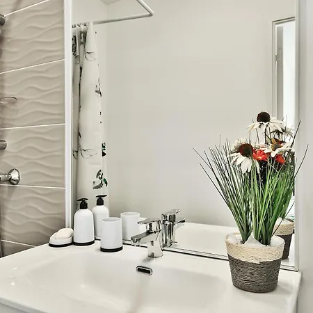 L'Eden Urbain Proche Lyon, Terrasse, BBQ et Parking Apartment Grigny (Rhone)