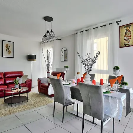 Apartment L'Eden Urbain Proche Lyon, Terrasse, BBQ et Parking