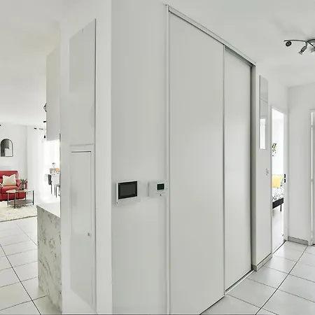 L'Eden Urbain Proche Lyon, Terrasse, BBQ et Parking * Grigny (Rhone)
